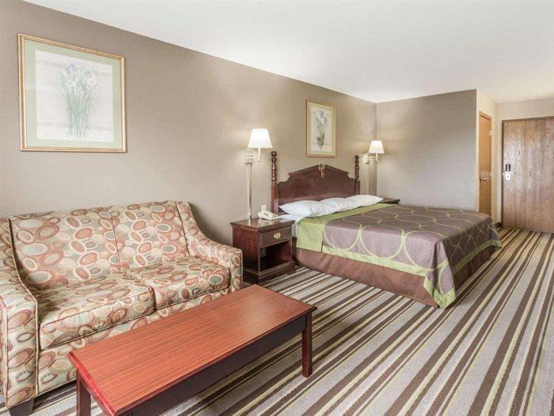 Super 8 By Wyndham Yorkville Ngoại thất bức ảnh