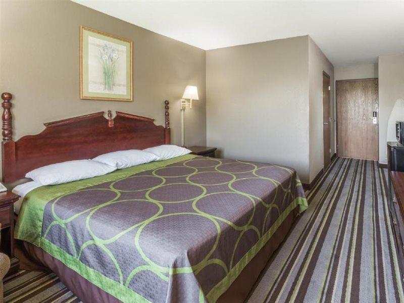 Super 8 By Wyndham Yorkville Ngoại thất bức ảnh