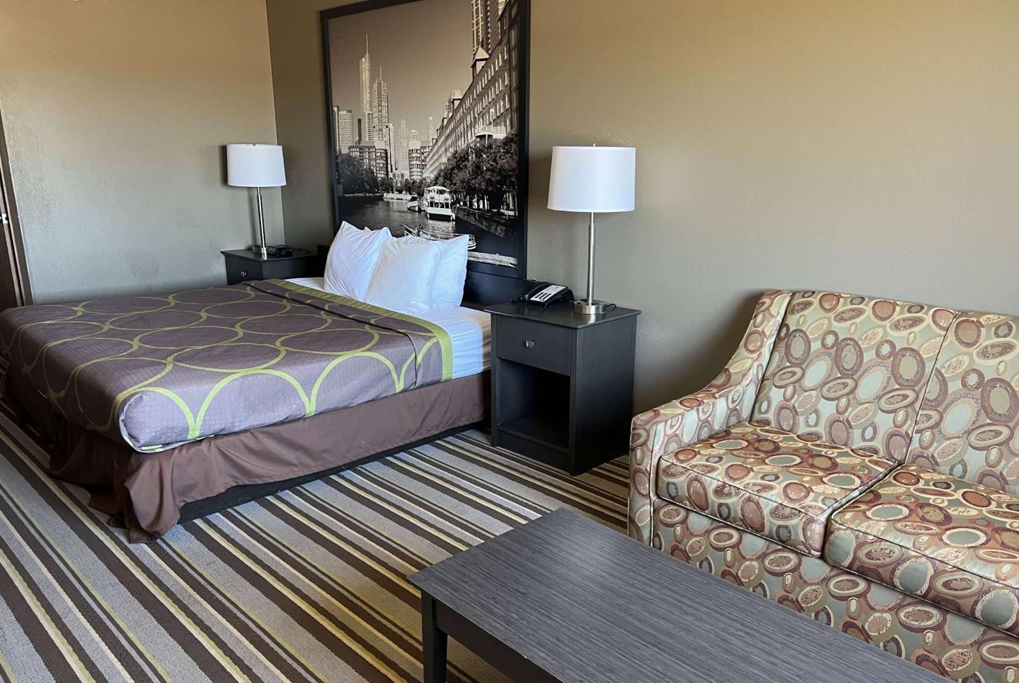 Super 8 By Wyndham Yorkville Ngoại thất bức ảnh